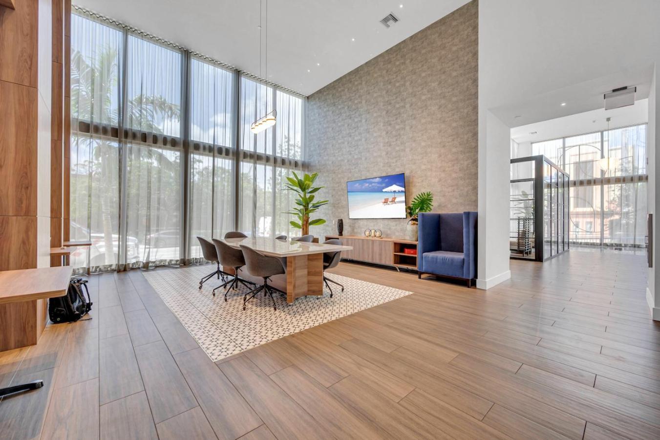شقة Modern Unit In The Heart Of Downtown Miami With Free Parking المظهر الخارجي الصورة